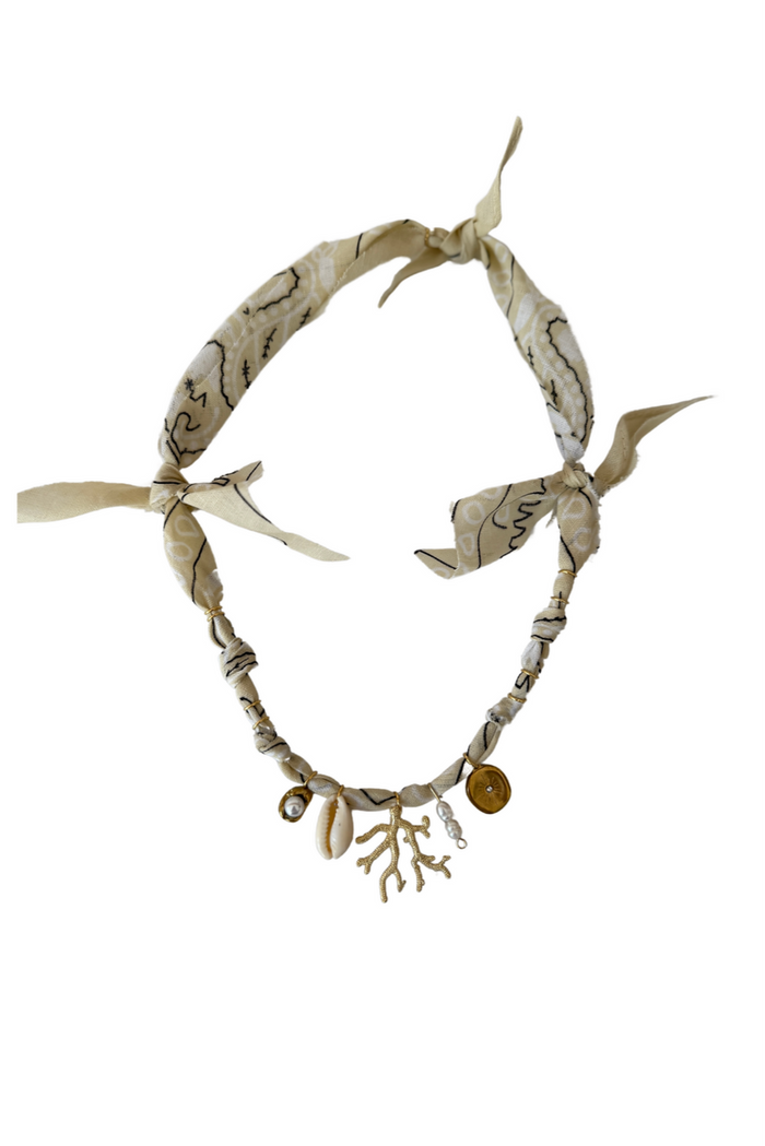 Golden Fluo Nude Coral Necklace