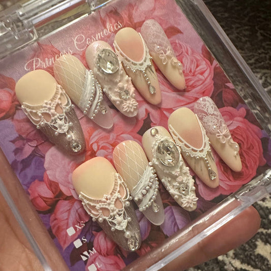 White Lace High Quality Nails أظافر عالية الجودة من الدانتيل الأبيض - Princess Cosmetics Qatar